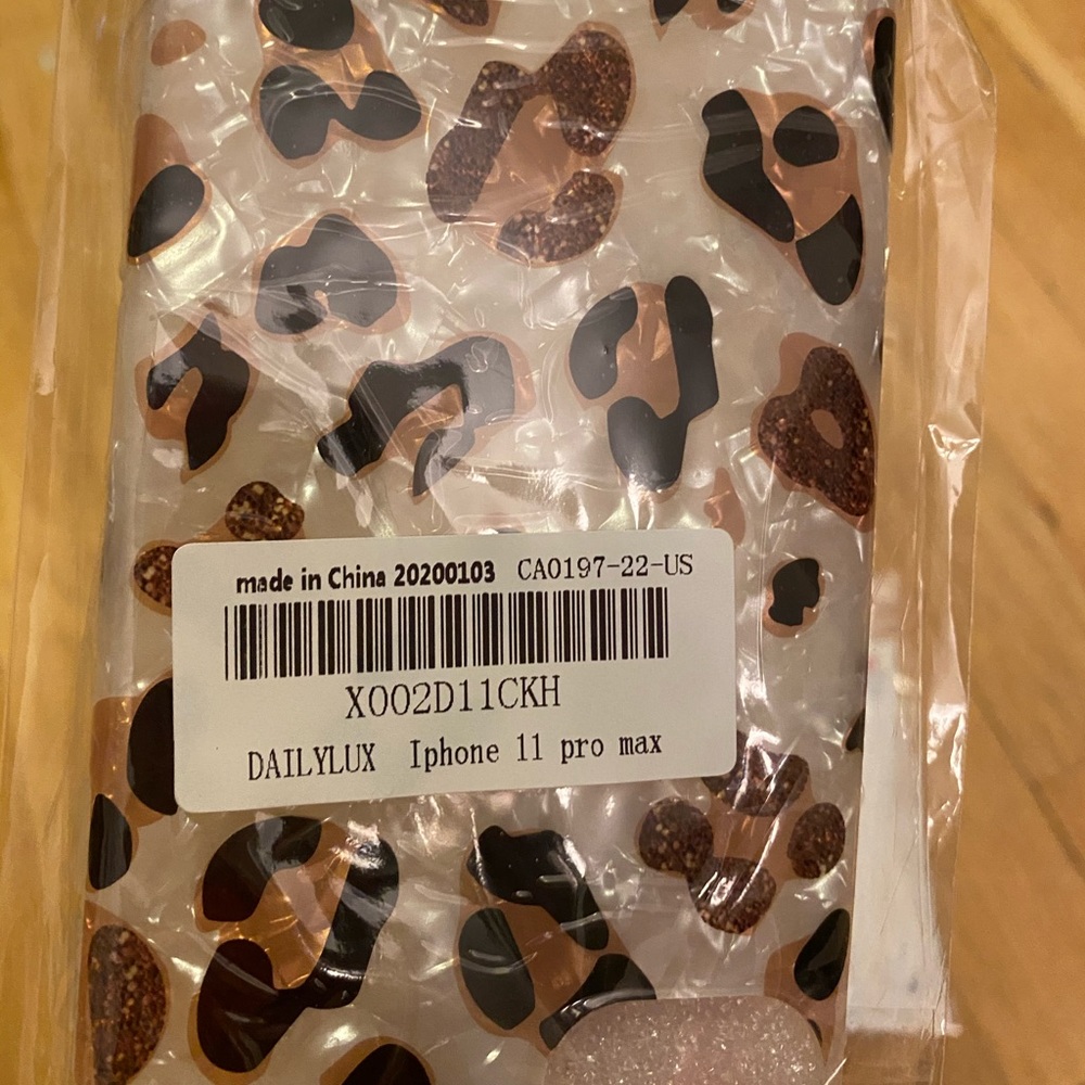 iPhone 11 Pro Max Bundle - Picture 2 of 6